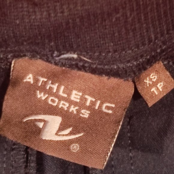 Athletic works black leggings women's size XS - Picture 3 of 4